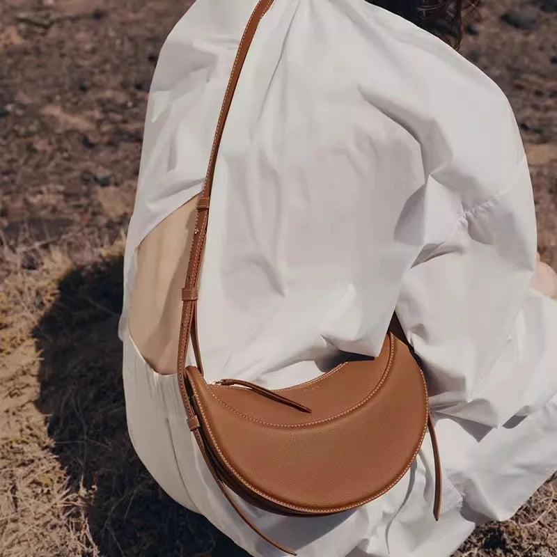 2026 light luxury crescent bag with niche design, single shoulder crossbody bag