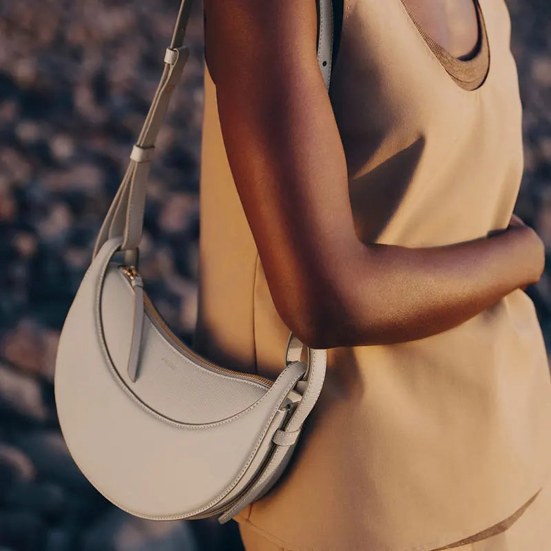 2026 light luxury crescent bag with niche design, single shoulder crossbody bag